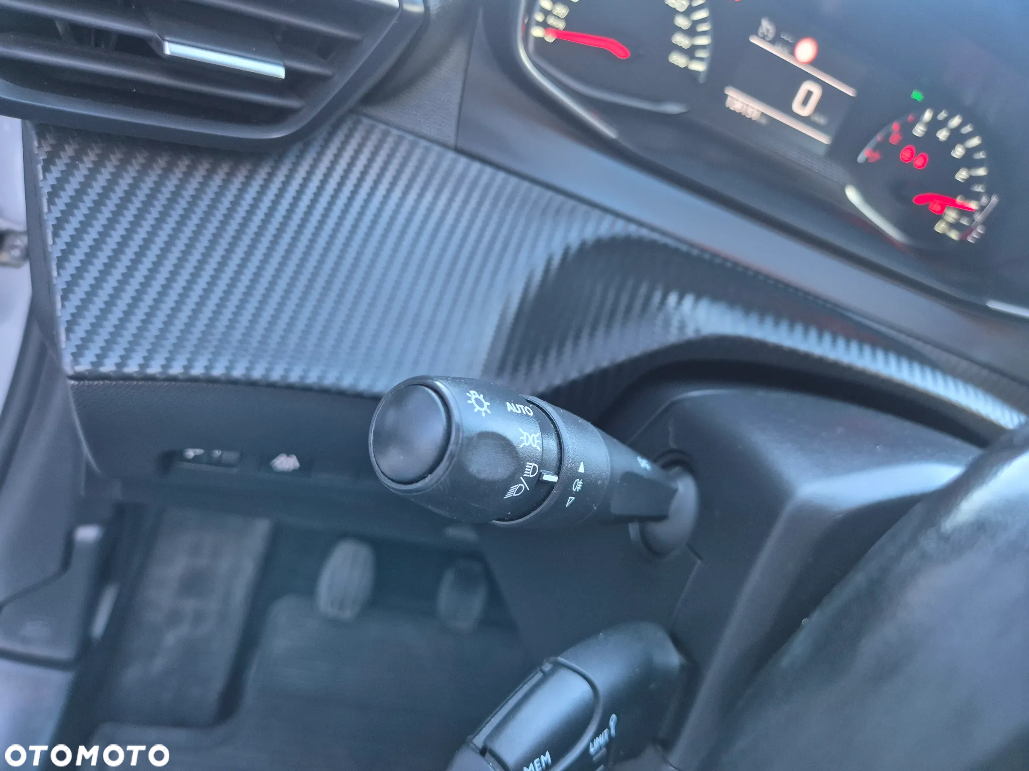 Peugeot 208 1.2 PureTech Active S&S - 27