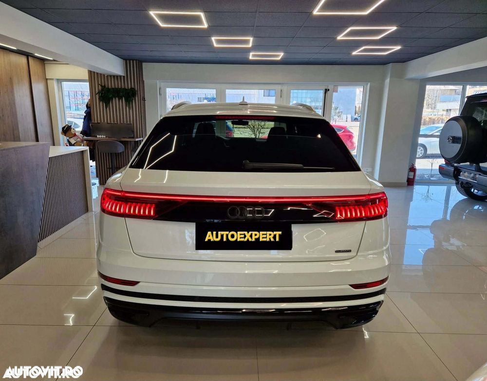 Audi Q8 - 10