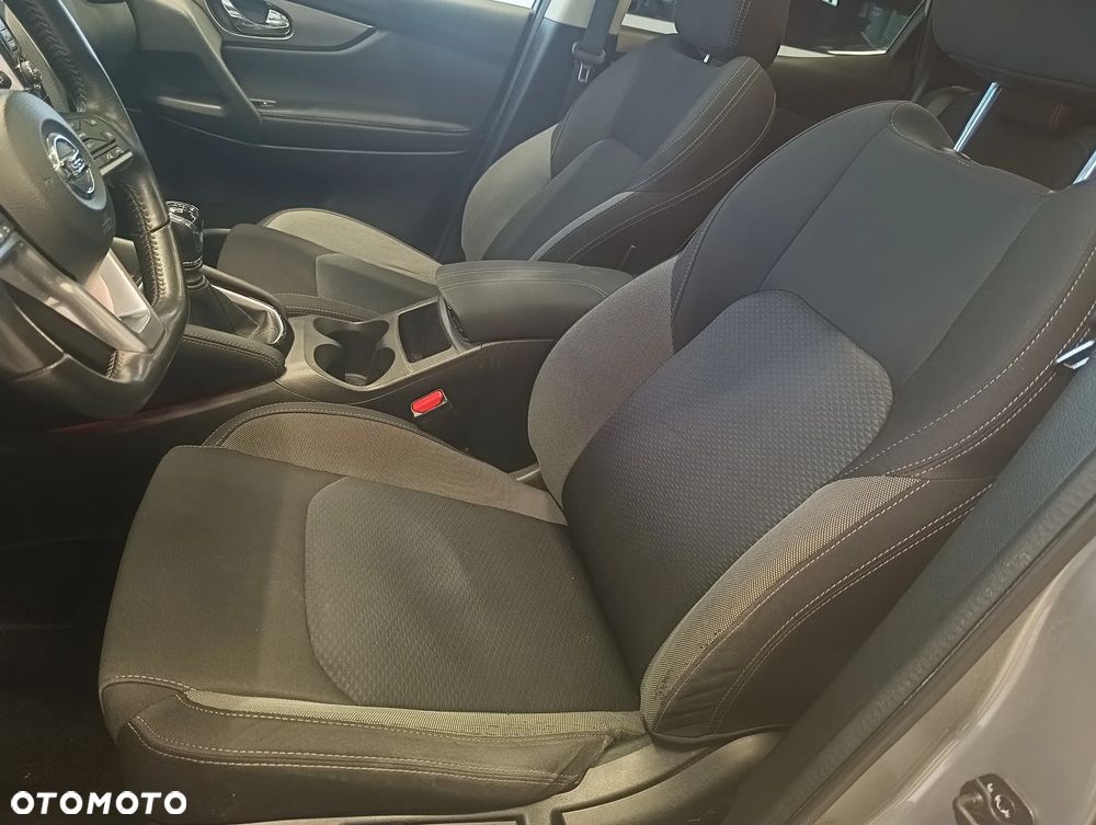 Nissan Qashqai 1.2 DIG-T N-Connecta EU6 - 19