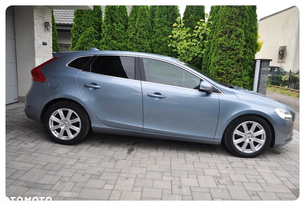 Volvo V40 T3 Inscription - 13