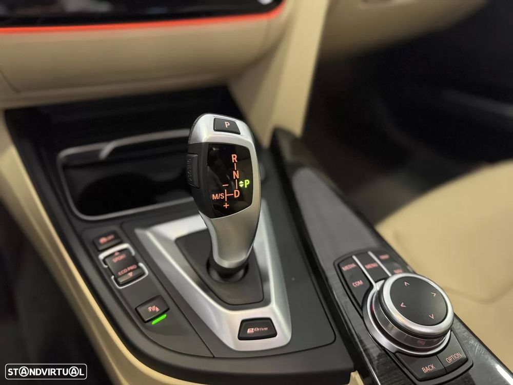 BMW 330 e iPerformance Line Luxury - 46