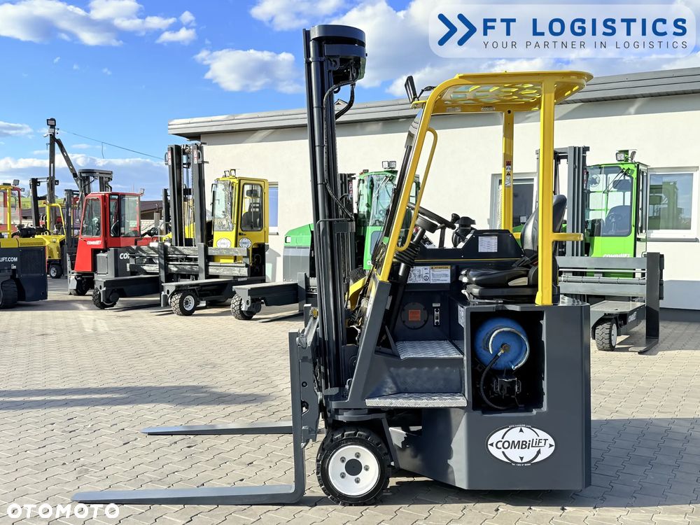 Combilift WÓZEK CZTEROKIERUNKOWY - WIELOKIERUNKOWY | COMBILIFT CB2500 | GAS | TRIPLEX 6000MM | POZYCJONER WIDEŁ | WOLNY SKOK | PRZESUW WIDEŁ | STAN IDEALNY | Szeroka oferta wózków czterokierunkowych i bocznych, dopasowanych do różnorodnych potrzeb i zastosowań - 9