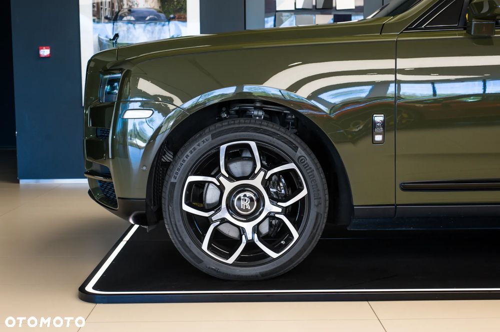 Rolls-Royce Cullinan - 6