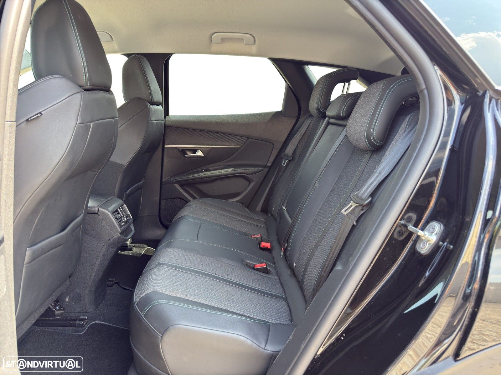 Peugeot 3008 1.6 Hybrid Allure e-EAT8 - 12