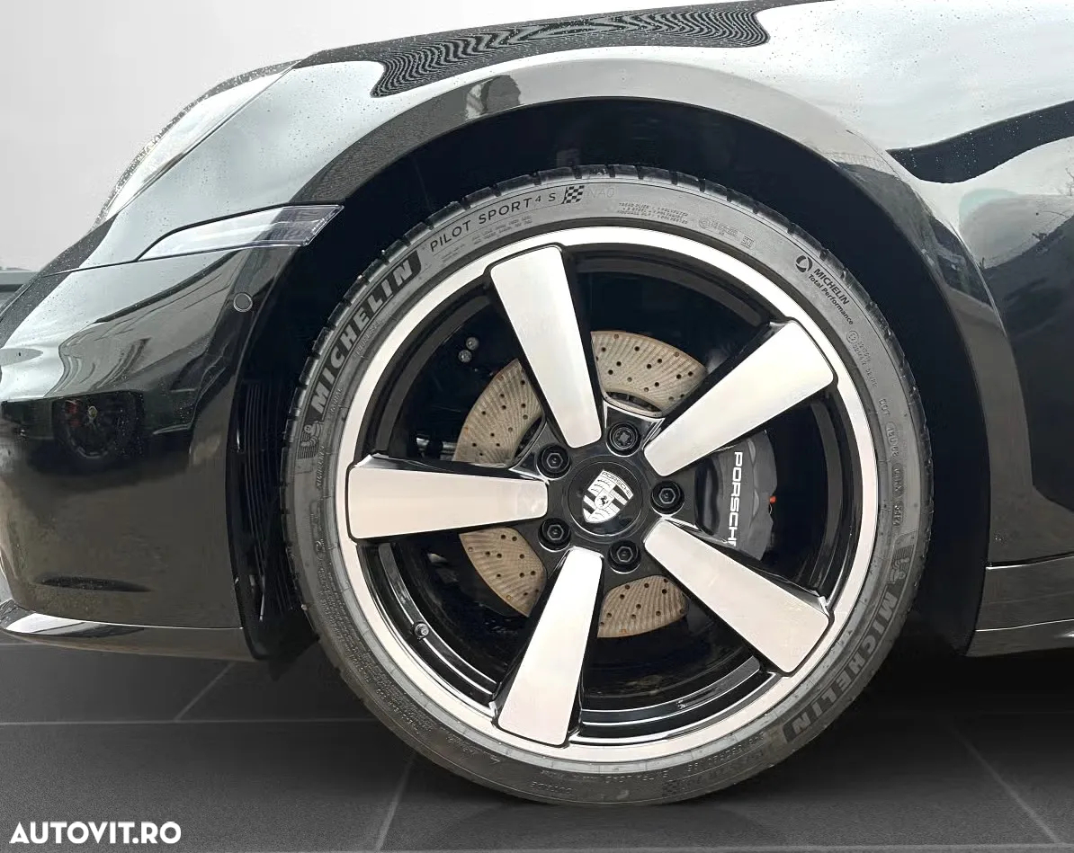 Porsche 992 - 7