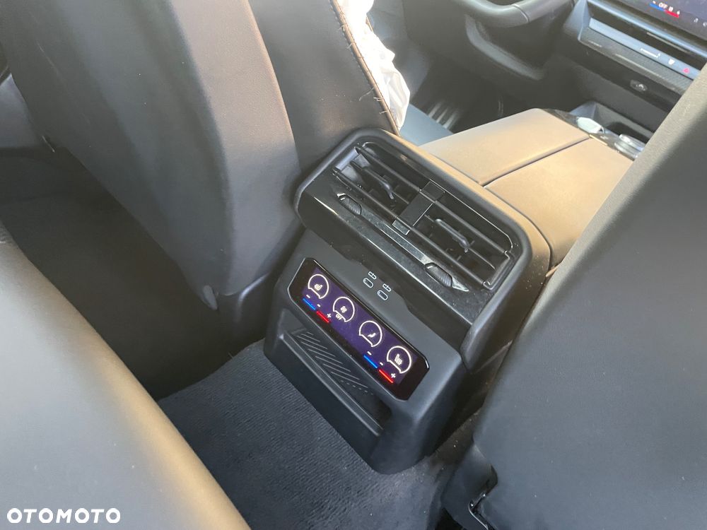 BMW Seria 5 520d xDrive - 12