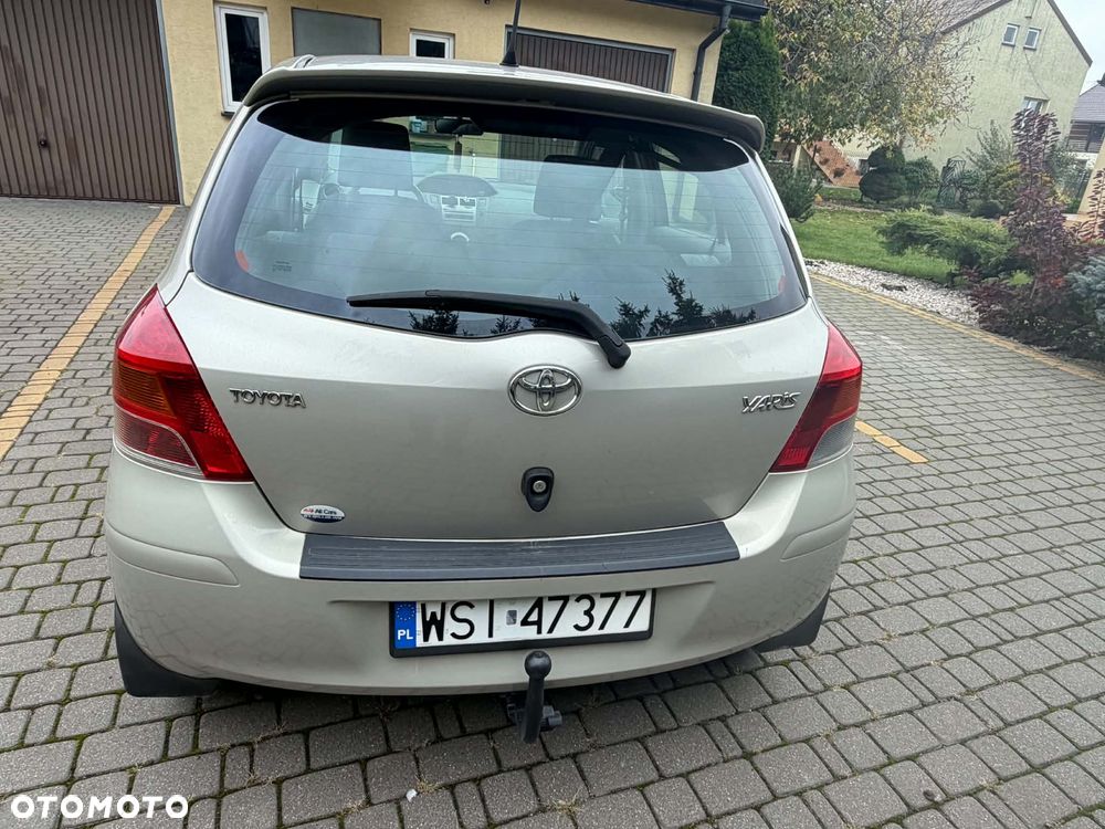 Toyota Yaris 2009 photo 4