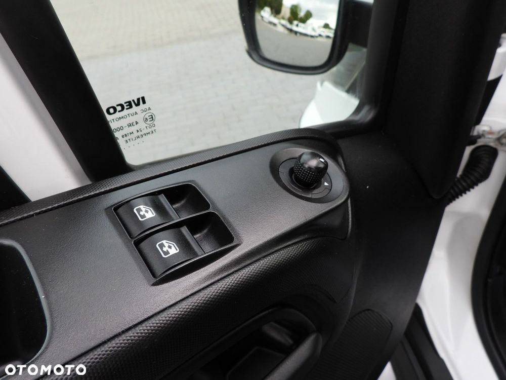 Iveco DAILY 35C17 SKRZYNIA PODWÓJNA KABINA DOKA 7 MIEJSC TEMPOMAT BLIŹNIACZE KOŁA KLIMATYZACJA  170KM - 29