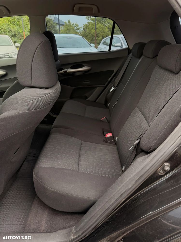 Toyota Auris 1.4 Luna Plus - 19