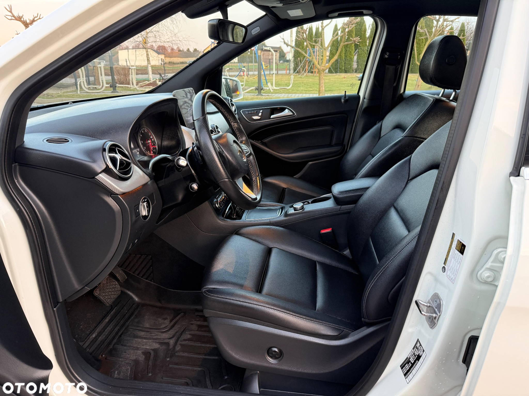 Mercedes-Benz Klasa B 250 4-Matic - 12