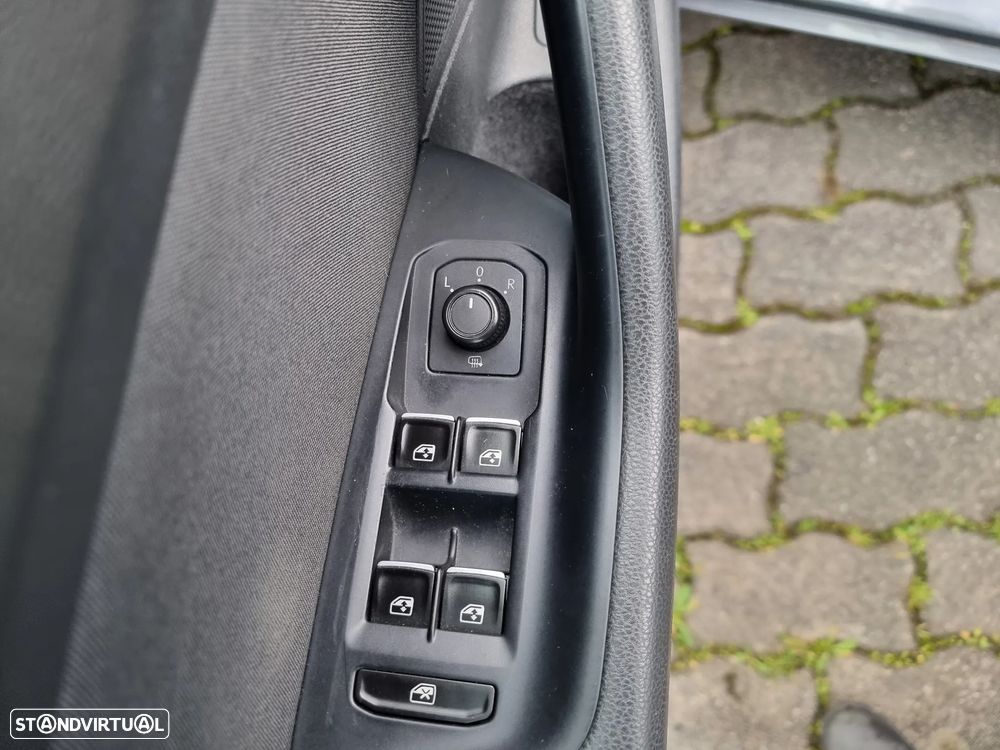 VW Passat Variant 2.0 TDi Confortline - 8