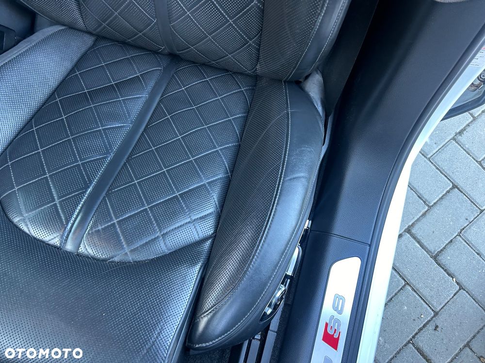 Audi S8 Plus 4.0 TFSI Quattro - 21