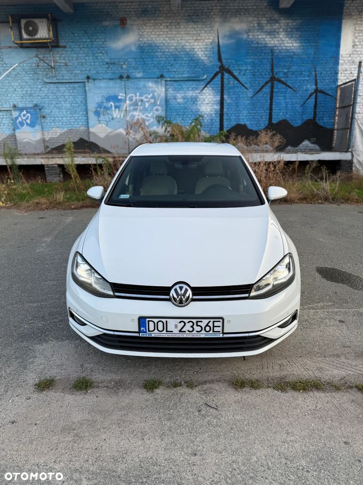 Volkswagen Golf - 6