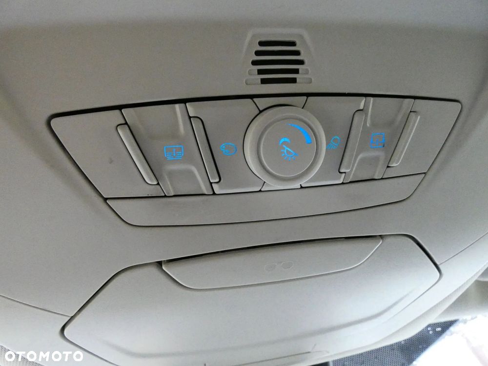 Ford Kuga 2.0 TDCi Individual MPS6 - 19