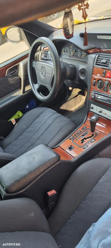 Mercedes-Benz W201 - 5