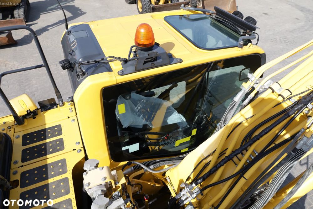 Komatsu PC210LC-11 - 26