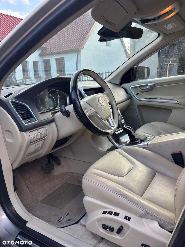 Volvo XC 60 B5 B AWD Essential - 20