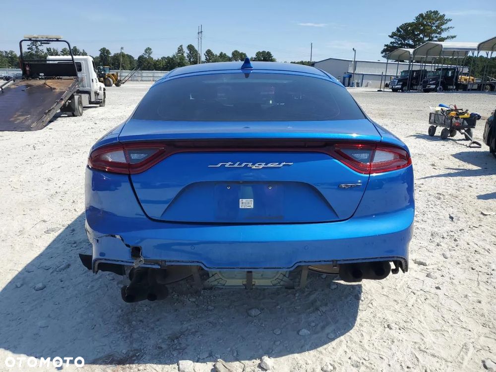 Kia Stinger - 6
