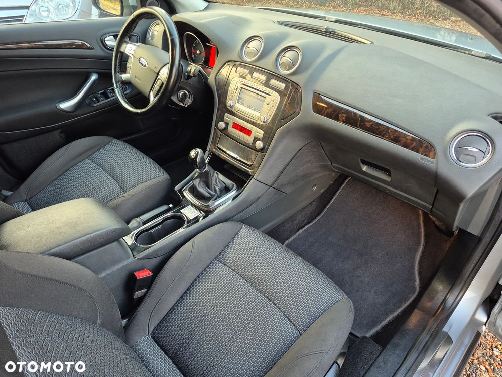 Ford Mondeo 2.0 Ghia Executive - 14