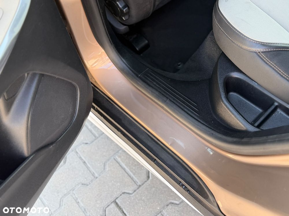 Volvo V40 D2 R Design - 20