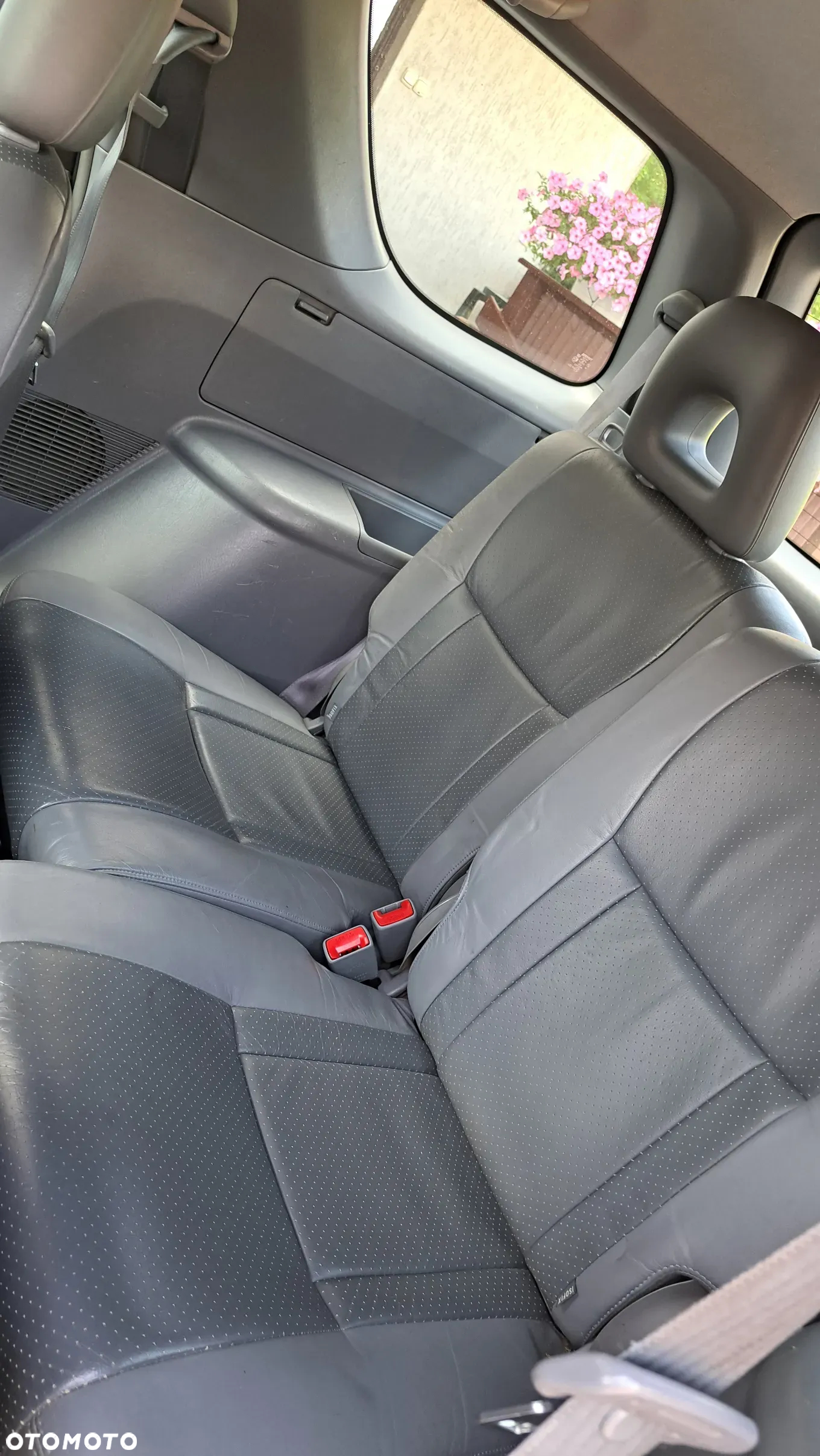 Toyota RAV4 - 6