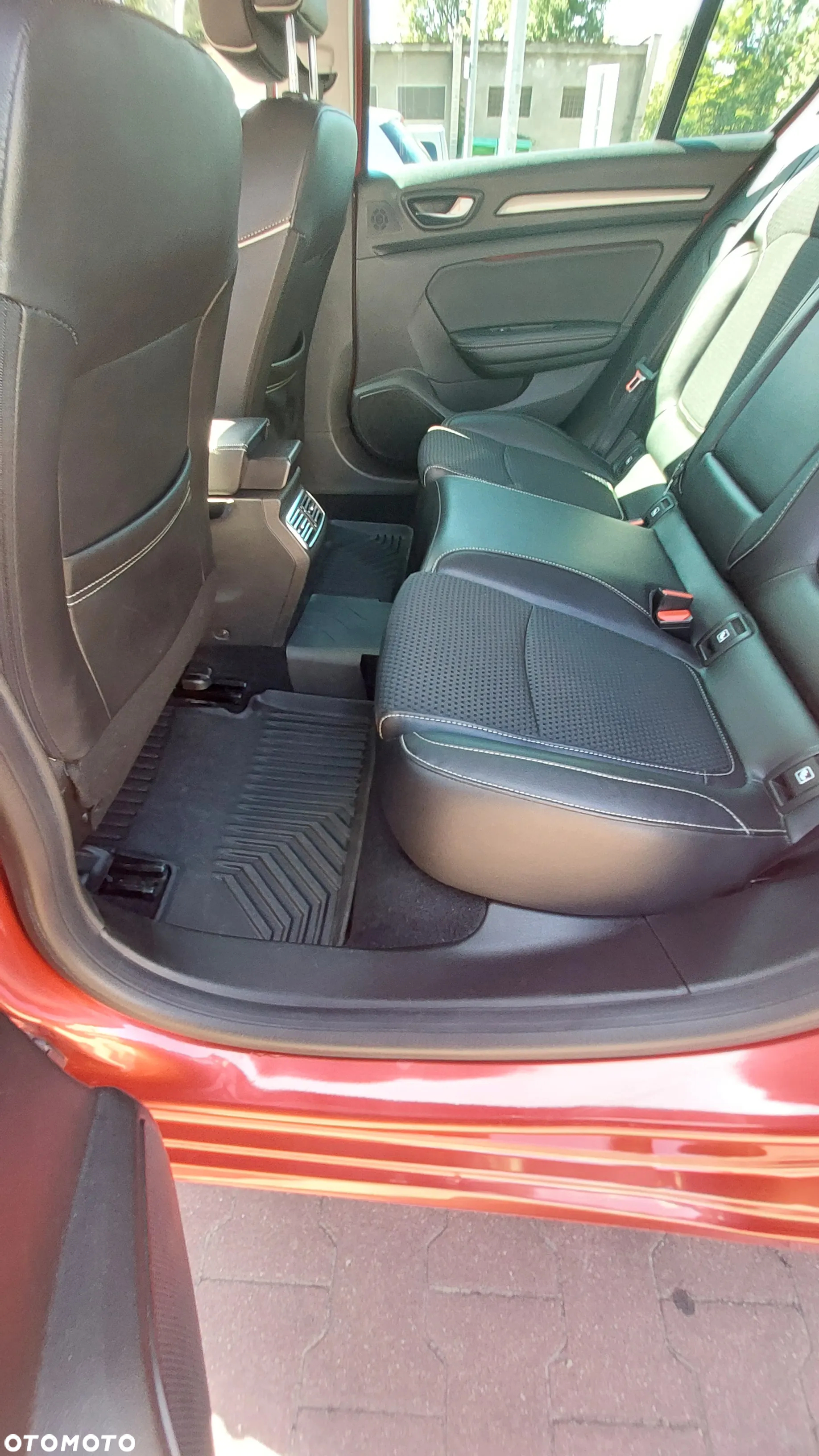 Renault Megane ENERGY TCe 130 BOSE EDITION - 12