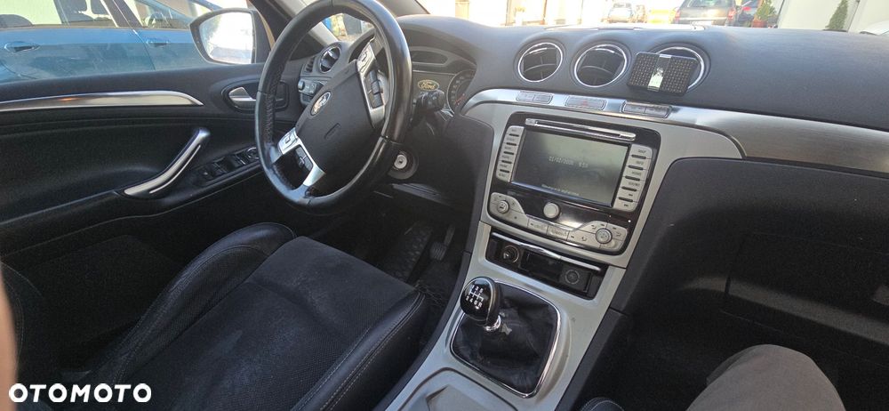 Ford S-Max - 8