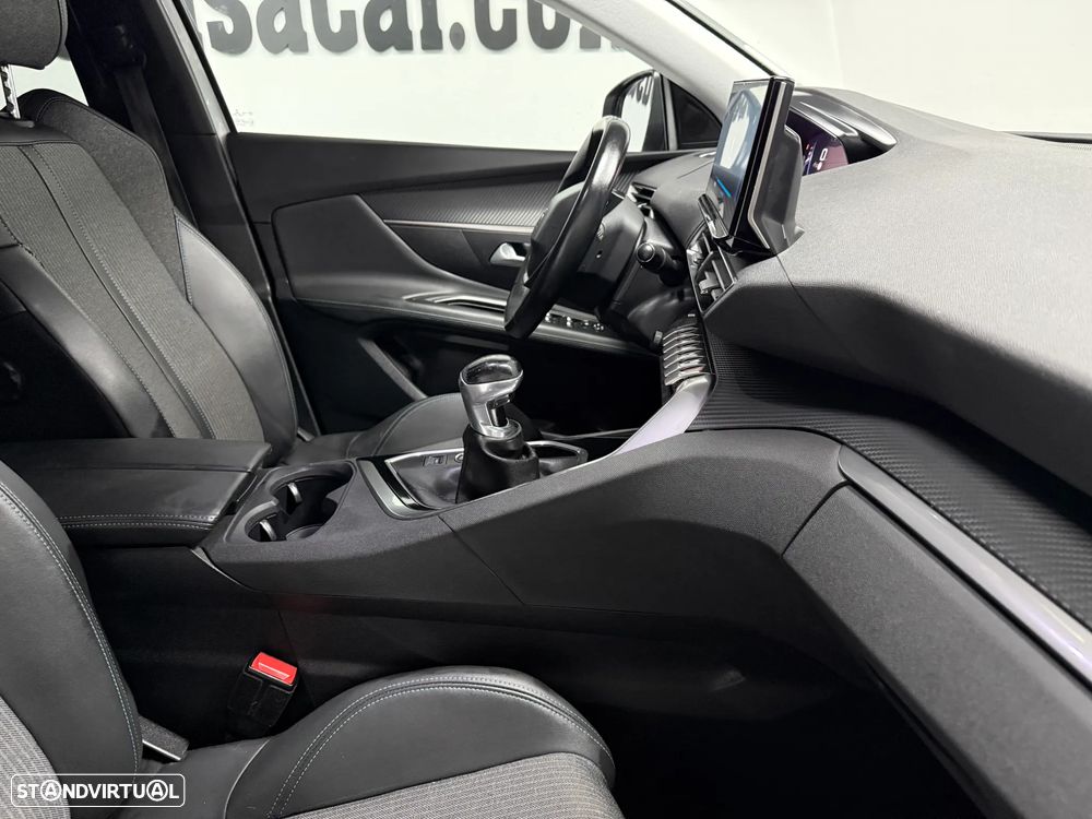 Peugeot 3008 PureTech 130 Stop & Start GPF Allure - 22
