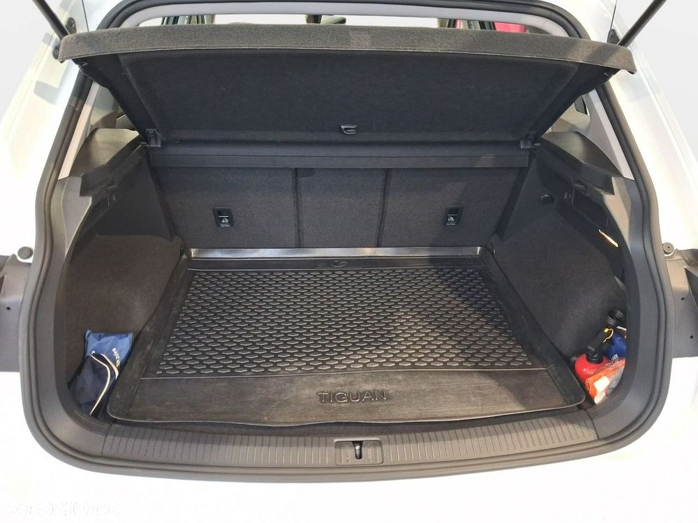 Volkswagen Tiguan - 17