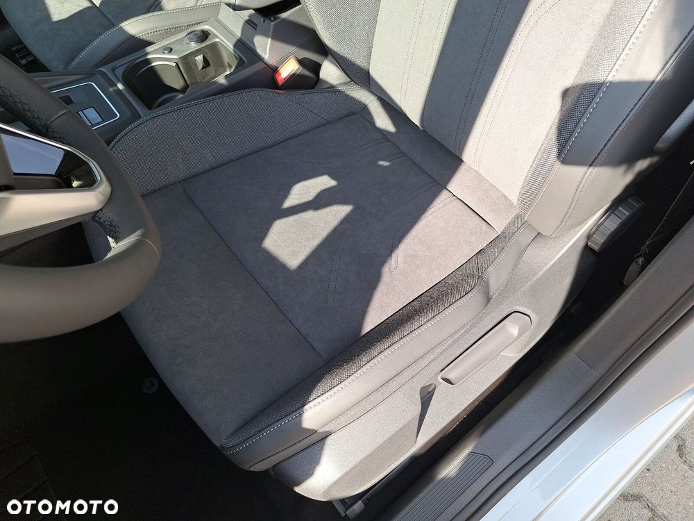 Volkswagen Golf - 12