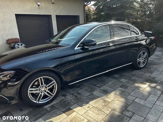 Mercedes-Benz Klasa E 250 9G-TRONIC - 9
