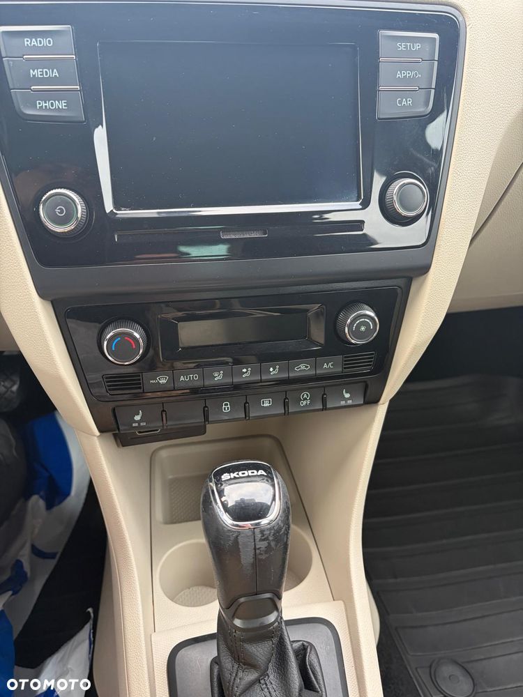 Skoda RAPID 1.0 TSI Style DSG - 12