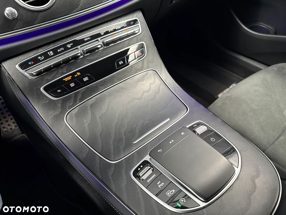 Mercedes-Benz Klasa E 220 d mHEV 4-Matic AMG 9G-Tronic - 20