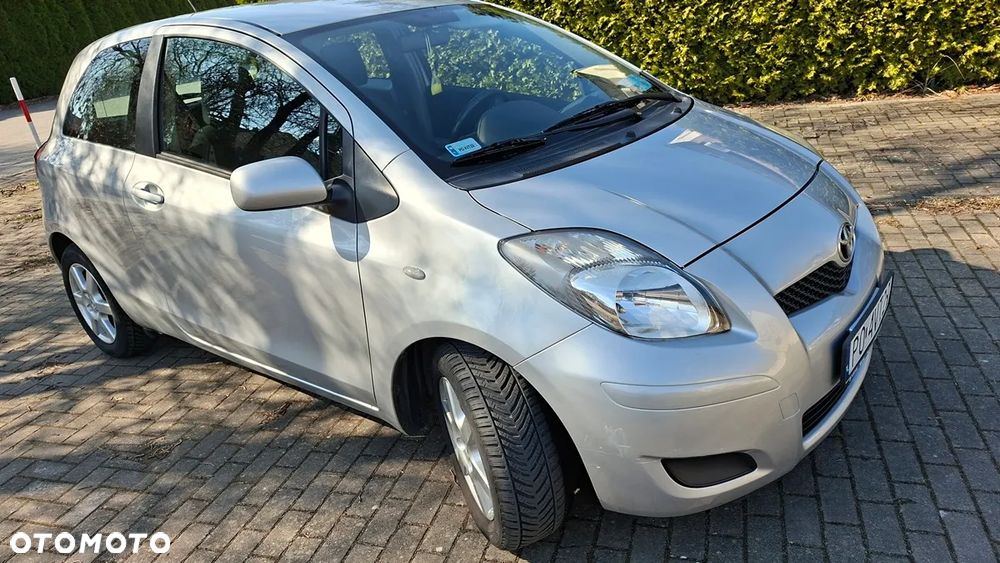 Toyota Yaris 1.0 Luna A/C - 2
