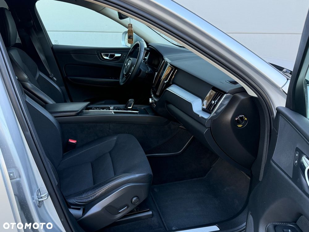 Volvo XC 60 B4 D Geartronic Momentum Pro - 9