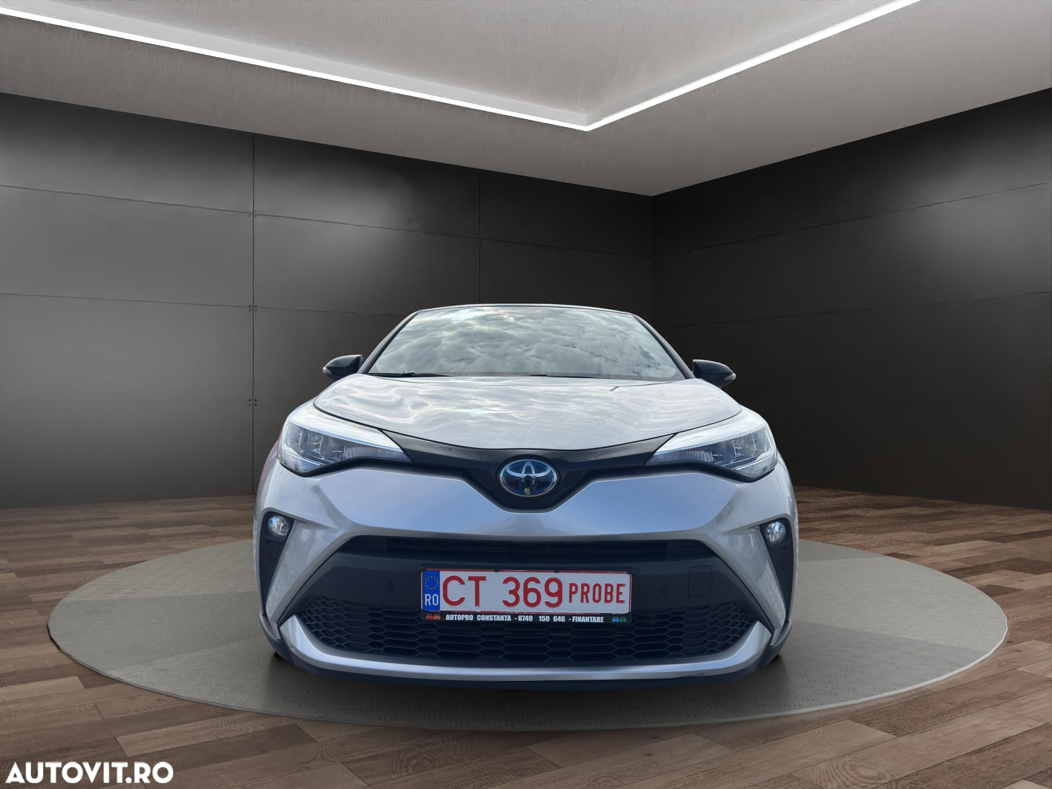 Toyota C-HR Hybrid Club - 18