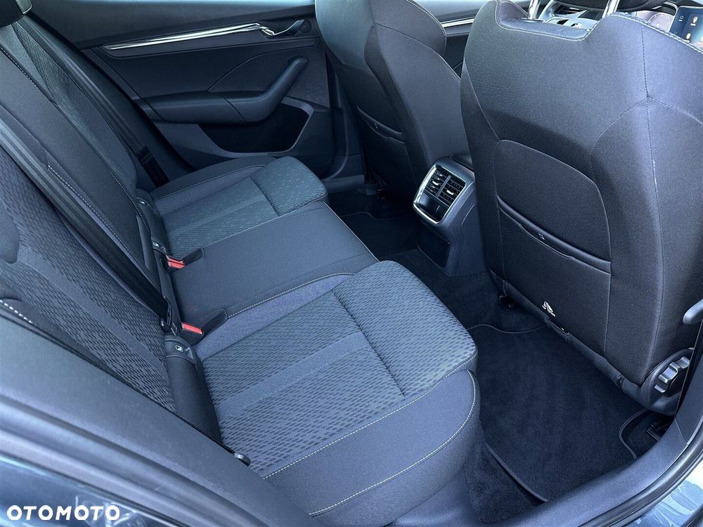 Skoda Octavia 1.5 TSI ACT Style DSG - 8