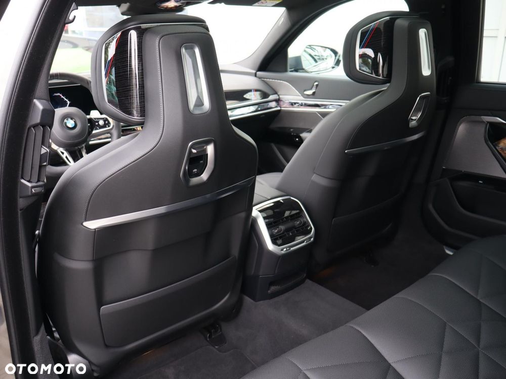 BMW Seria 7 - 18