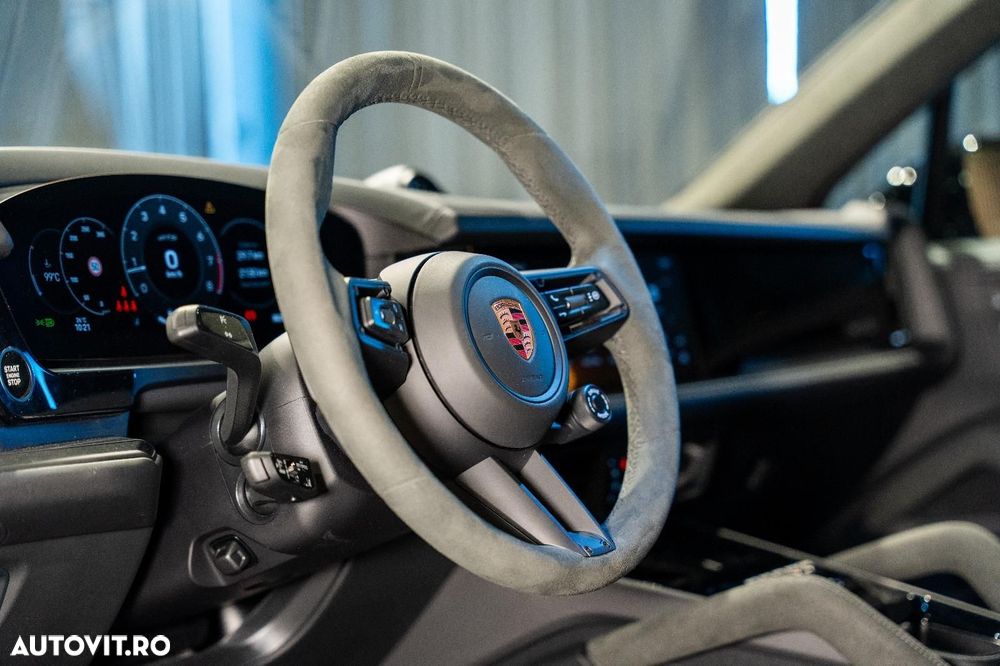 Porsche Cayenne GTS - 35