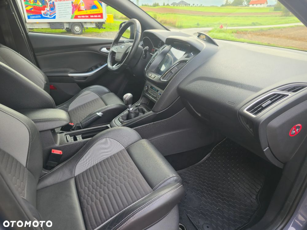 Ford Focus 2.0 EcoBoost ST - 5