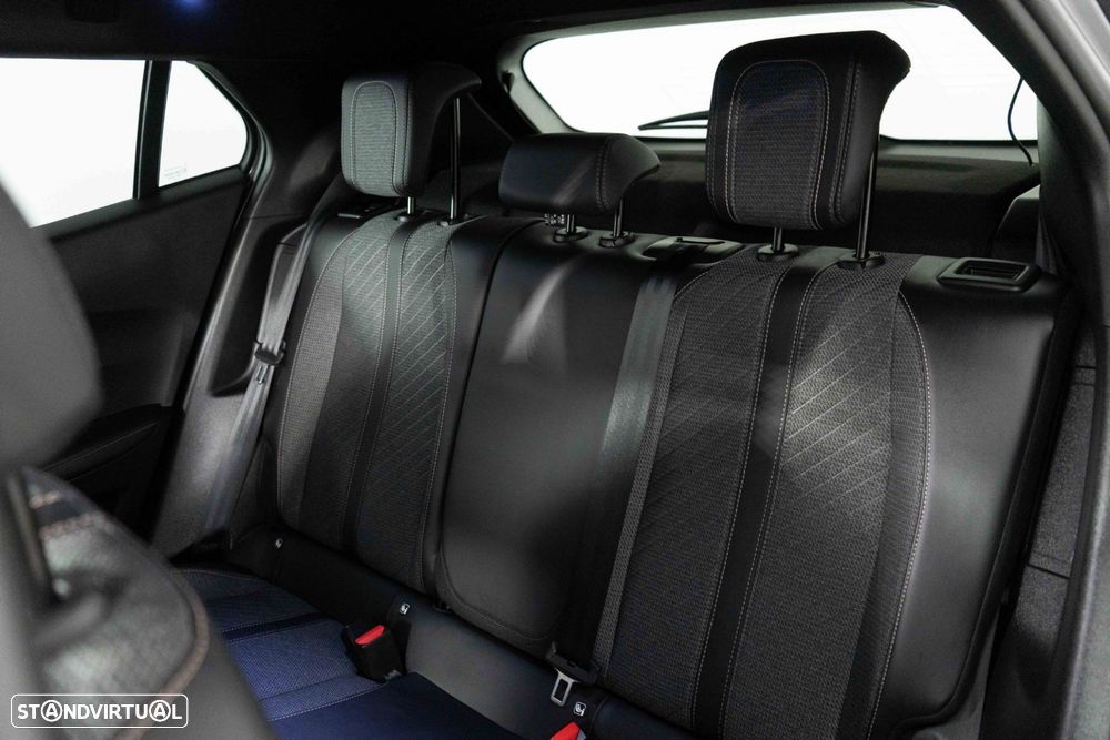 Peugeot e-2008 54 kWh Allure - 11