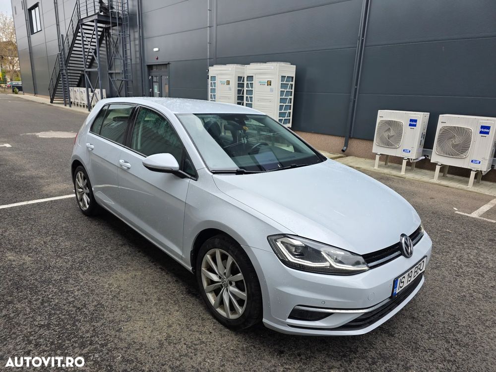 Volkswagen Golf - 6