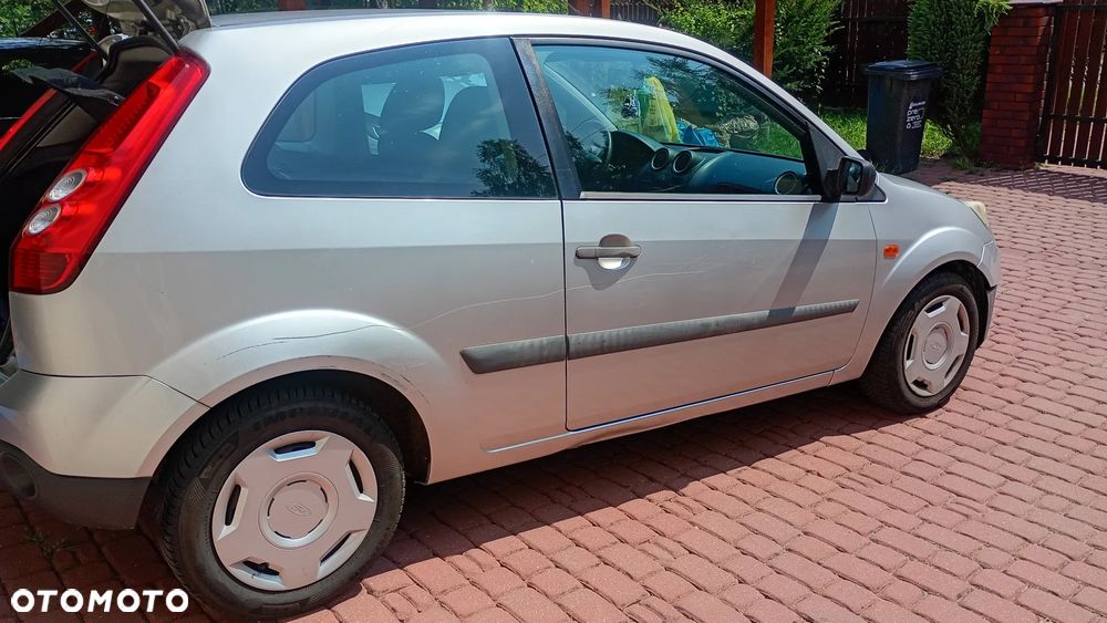Ford Fiesta 2006 photo 5
