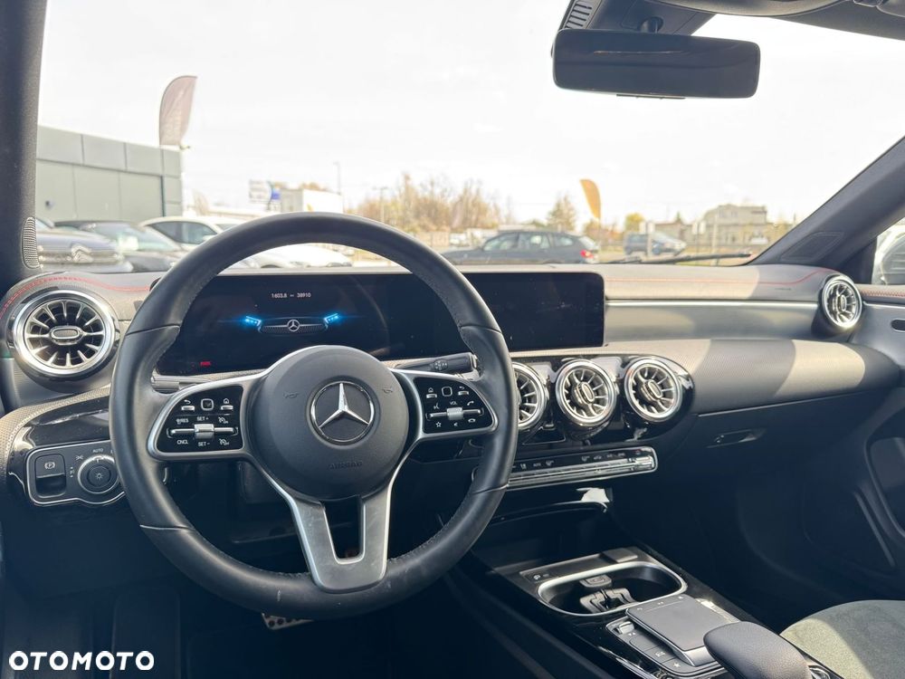 Mercedes-Benz CLA 250 4Matic 7G-DCT AMG Line - 11