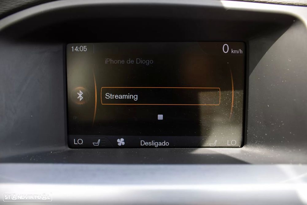 Volvo V60 D6 Plug-In-Hybrid AWD Geartronic Momentum — fotografia 30