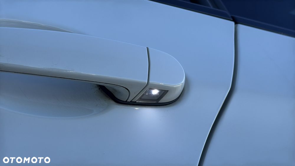 BMW Seria 3 318d Edition M Sport Shadow - 32