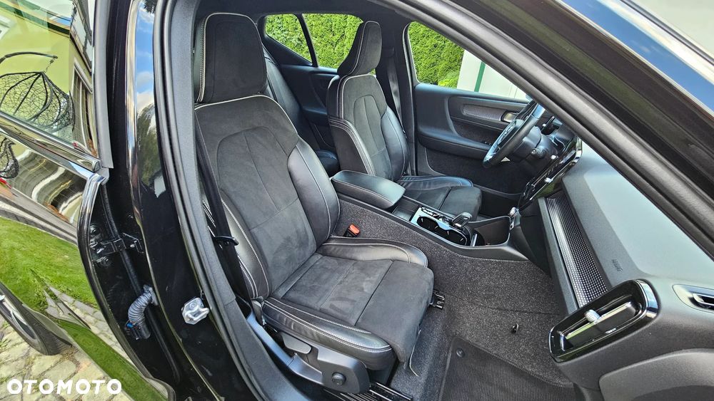 Volvo XC 40 T5 Twin Engine DKG R-Design - 36