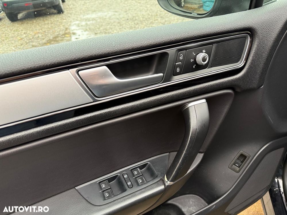 Volkswagen Touareg - 13