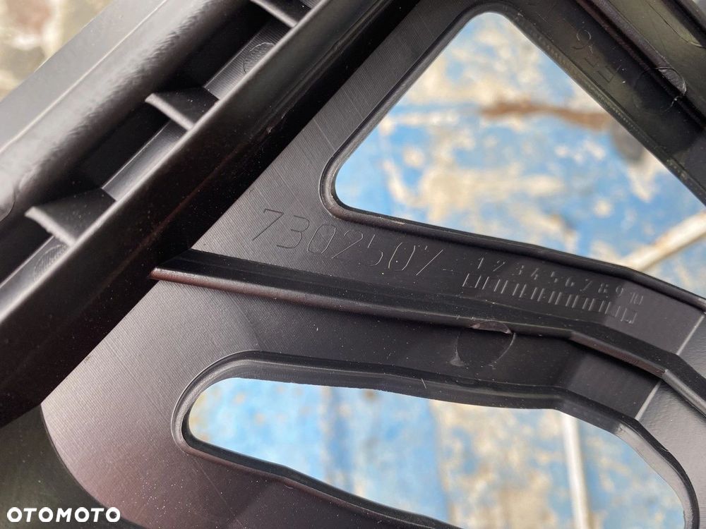 UCHWYT HALOGENU ŚLIZG ZDERZAKA LEWY MINI COOPER F56 7302507 - 4