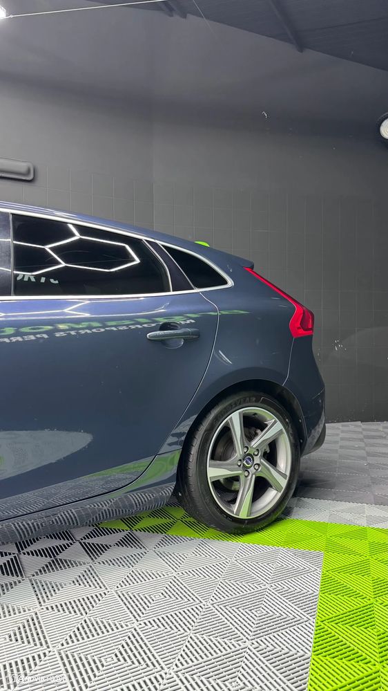 Volvo V40 D2 R Design - 15